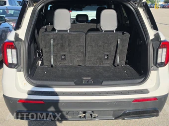 2025 Ford Explorer ST-Line - miniatura 17