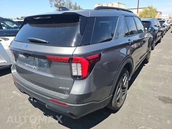 2025 Ford Explorer ST-Line - miniatura 4