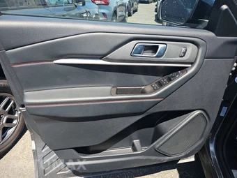 2025 Ford Explorer ST-Line - miniatura 9
