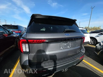 2025 Ford Explorer ST-Line - miniatura 5