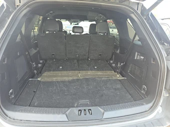 2025 Ford Explorer ST-Line - miniatura 16