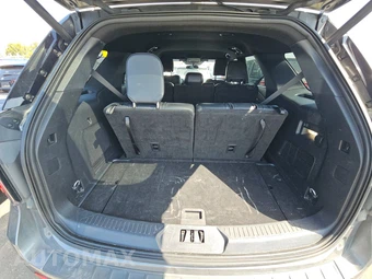 2025 Ford Explorer ST-Line - miniatura 17
