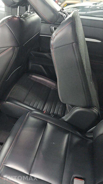 2025 Ford Explorer ST-Line - miniatura 23
