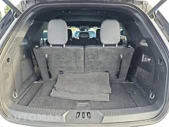 2025 Ford Explorer ST-Line - miniatura 17