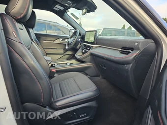 2025 Ford Explorer ST-Line - miniatura 8