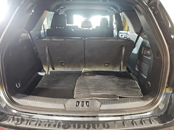 2025 Ford Explorer ST-Line - miniatura 17
