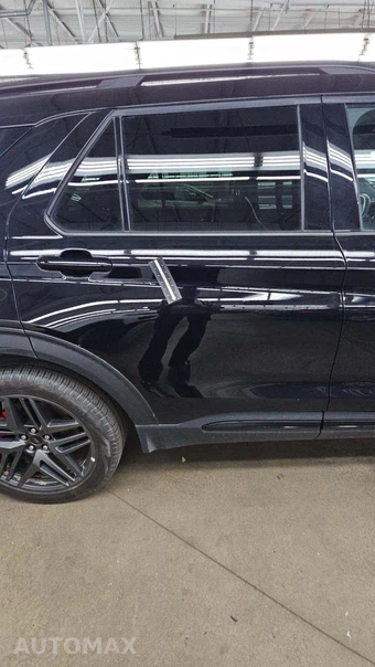2025 Ford Explorer ST-Line - miniatura 25