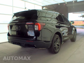 2025 Ford Explorer ST-Line - miniatura 4