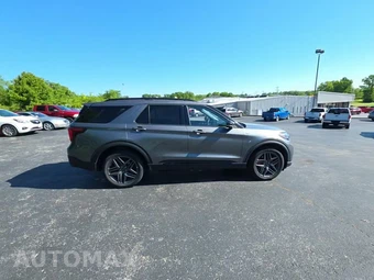 2025 Ford Explorer ST-Line - miniatura 5