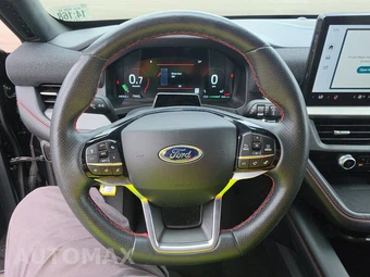 2025 Ford Explorer ST-Line - miniatura 10