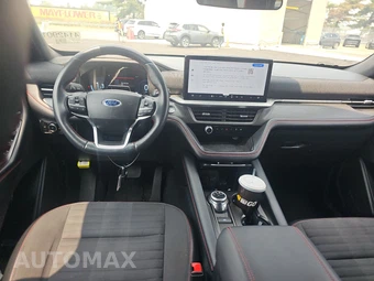 2025 Ford Explorer ST-Line - miniatura 11