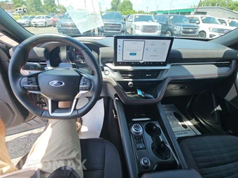 2025 Ford Explorer ST-Line - miniatura 10