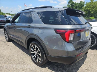 2025 Ford Explorer ST-Line - miniatura 2