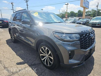 2025 Ford Explorer ST-Line - miniatura 4
