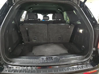 2025 Ford Explorer ST-Line - miniatura 17