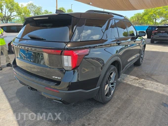 2025 Ford Explorer ST-Line - miniatura 4