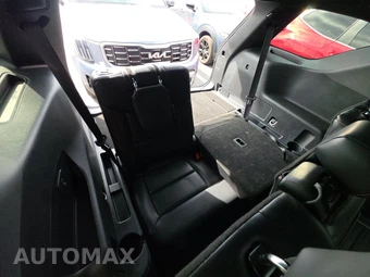 2025 Ford Explorer ST-Line - miniatura 14