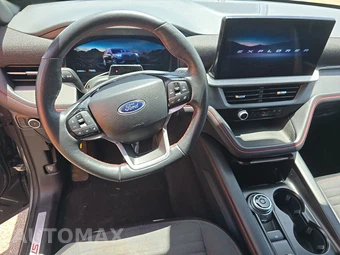 2025 Ford Explorer ST-Line - miniatura 11