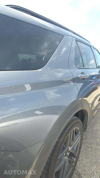 2025 Ford Explorer ST-Line - miniatura 25