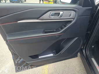 2025 Ford Explorer ST-Line - miniatura 9