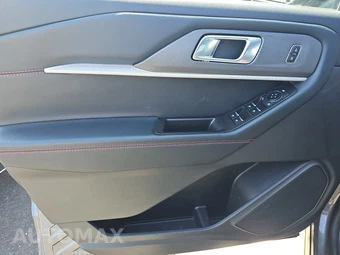2025 Ford Explorer ST-Line - miniatura 9