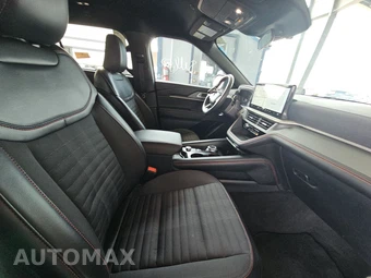 2025 Ford Explorer ST-Line - miniatura 8