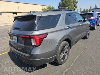 2025 Ford Explorer ST-Line - miniatura 4