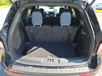 2025 Ford Explorer ST-Line - miniatura 15