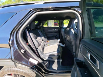 2025 Ford Explorer ST-Line - miniatura 17