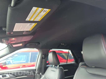 2025 Ford Explorer ST-Line - miniatura 11