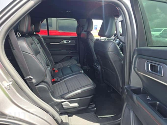 2025 Ford Explorer ST-Line - miniatura 17