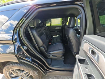 2025 Ford Explorer ST-Line - miniatura 14