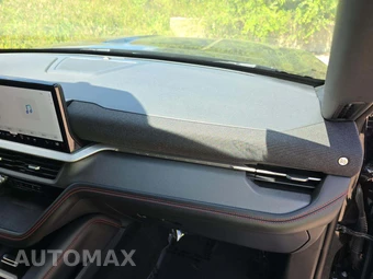 2025 Ford Explorer ST-Line - miniatura 17