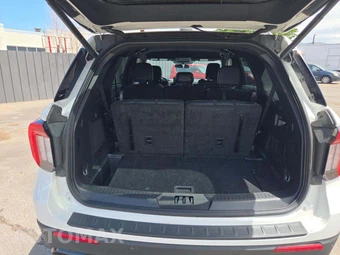 2025 Ford Explorer ST-Line - miniatura 12