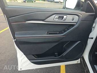 2025 Ford Explorer ST-Line - miniatura 9