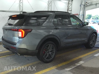 2025 Ford Explorer ST-Line - miniatura 4
