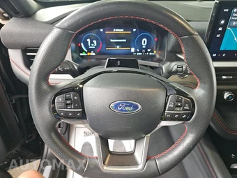 2025 Ford Explorer ST-Line - miniatura 10