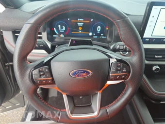 2025 Ford Explorer ST-Line - miniatura 10