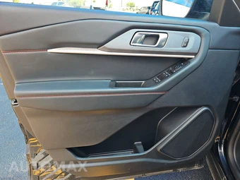 2025 Ford Explorer ST-Line - miniatura 9