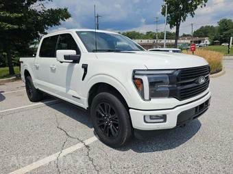 2025 Ford F-150 Hybrid Platinum Crew Cab Short Bed - miniatura 4
