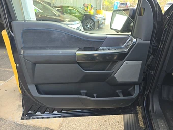 2025 Ford F-150 Hybrid Platinum Crew Cab Short Bed - miniatura 19