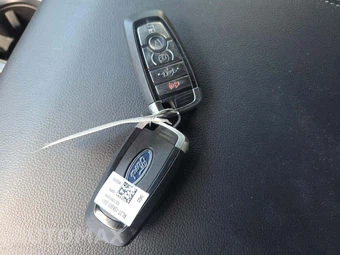 2025 Ford F-150 Hybrid XLT Crew Cab Short Bed - miniatura 8