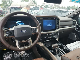 2025 Ford F-150 King Ranch Crew Cab Short Bed - miniatura 11