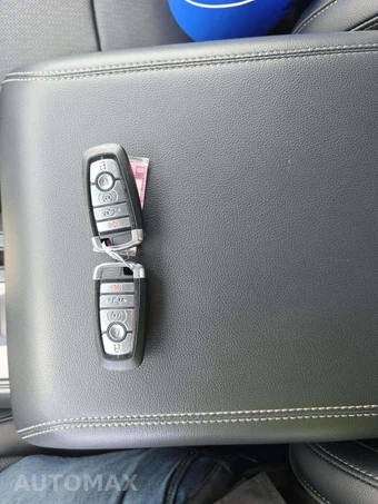 2025 Ford F-150 LARIAT Crew Cab Medium Bed - miniatura 5