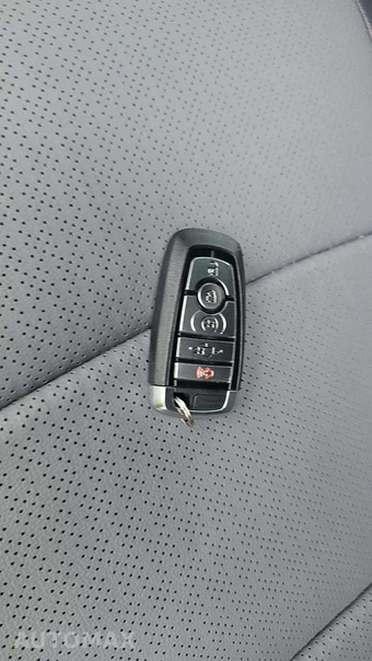 2025 Ford F-150 Lariat Crew Cab Short Bed - miniatura 18