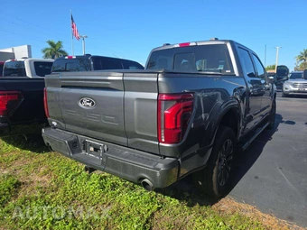 2025 Ford F-150 Lariat Crew Cab Short Bed - miniatura 3