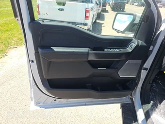 2025 Ford F-150 LARIAT Crew Cab Short Bed - miniatura 9