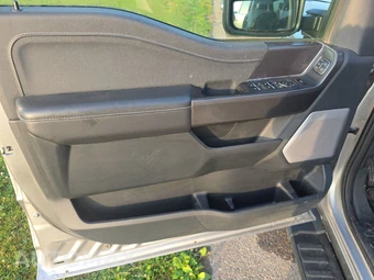 2025 Ford F-150 Lariat Crew Cab Short Bed - miniatura 9