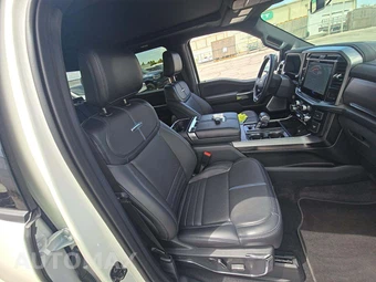 2025 Ford F-150 Platinum Crew Cab Short Bed - miniatura 18