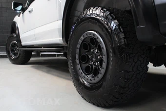 2025 Ford F-150 Raptor Crew Cab Short Bed - miniatura 23